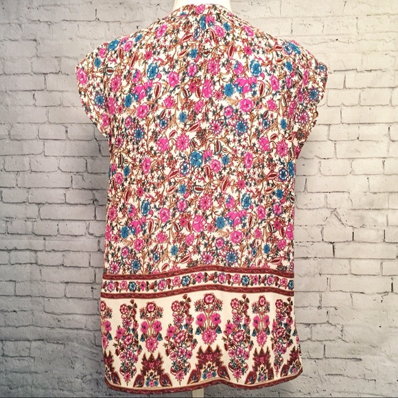 Dalia Flutter Sleeve V-Neck Multi-colored Blouse - Picture 3 of 8